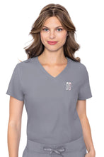 Load image into Gallery viewer, Women&#39;s One Pocket Tuck-In Top
